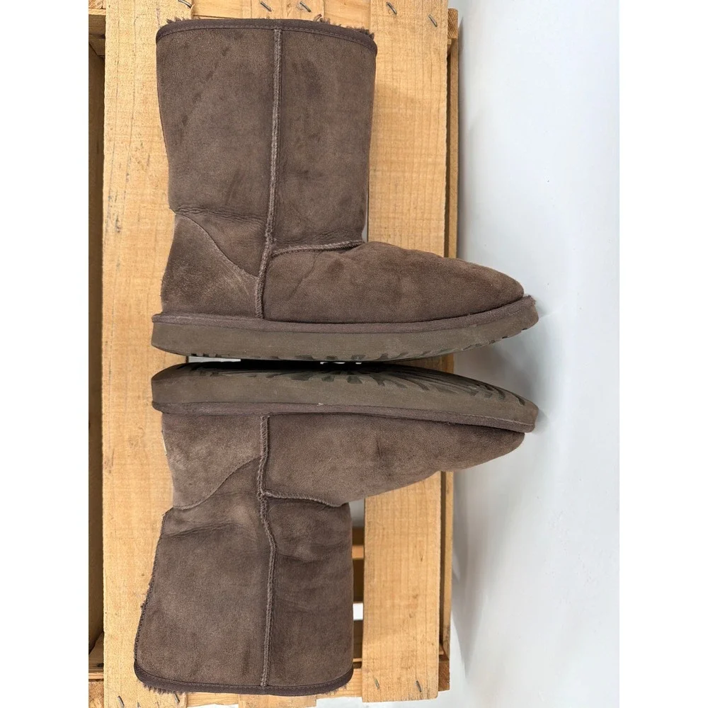 UGG‎ Classic Short 5825 Chocolate Brown Suede Sheepskin Boots Womens 10 Pull On